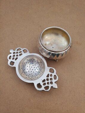 Pretty Vintage Art Deco Silver Plated Tea Strainer with Drip Bowl, Crusader